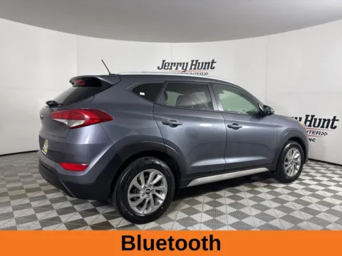 More photos of 2017 Hyundai Tucson SE at Jerry Hunt Supercenter - Lexington, NC