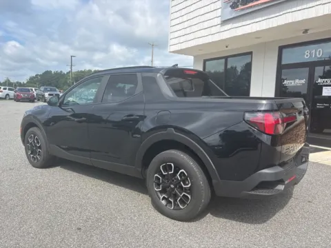 More photos of 2023 Hyundai Santa Cruz SEL Premium at Jerry Hunt Supercenter - Lexington, NC