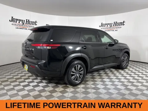 More photos of 2022 Nissan Pathfinder S at Jerry Hunt Supercenter - Lexington, NC