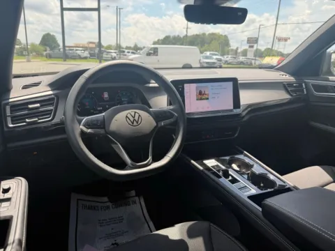 More photos of 2024 Volkswagen Atlas Cross Sport 2.0T SE w/Technology at Jerry Hunt Supercenter - Lexington, NC