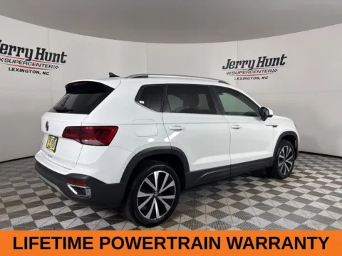 More photos of 2024 Volkswagen Taos 1.5T SE at Jerry Hunt Supercenter - Lexington, NC