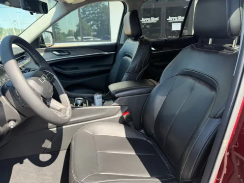 Photos of 2024 Jeep Grand Cherokee Limited for sale in Lexington, NC at Jerry Hunt Supercenter - Lexington