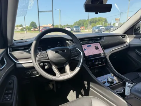More photos of 2024 Jeep Grand Cherokee Limited at Jerry Hunt Supercenter - Lexington, NC
