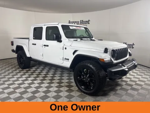 More photos of 2025 Jeep Gladiator Nighthawk at Jerry Hunt Supercenter - Lexington, NC