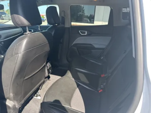 More photos of 2022 Jeep Compass Latitude at Jerry Hunt Supercenter - Lexington, NC