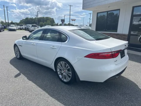More photos of 2020 Jaguar XF 25t Premium at Jerry Hunt Supercenter - Lexington, NC