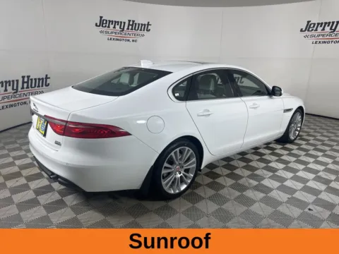 More photos of 2020 Jaguar XF 25t Premium at Jerry Hunt Supercenter - Lexington, NC