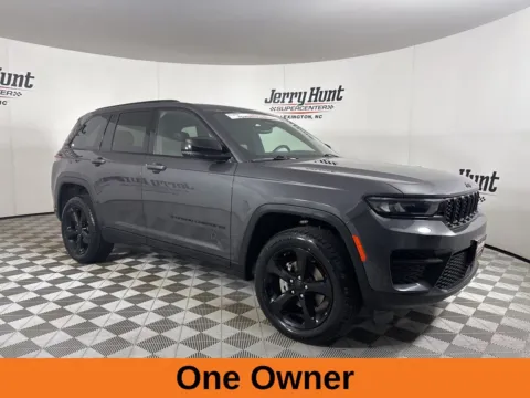 More photos of 2022 Jeep Grand Cherokee Altitude at Jerry Hunt Supercenter - Lexington, NC