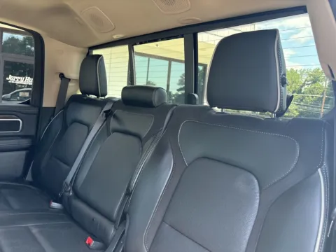 More photos of 2020 Ram 1500 Laramie at Jerry Hunt Supercenter - Lexington, NC