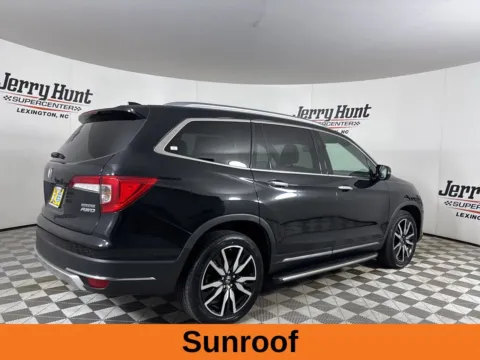 More photos of 2020 Honda Pilot Touring at Jerry Hunt Supercenter - Lexington, NC