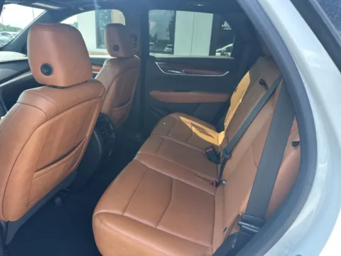 More photos of 2020 Cadillac XT5 Premium Luxury at Jerry Hunt Supercenter - Lexington, NC