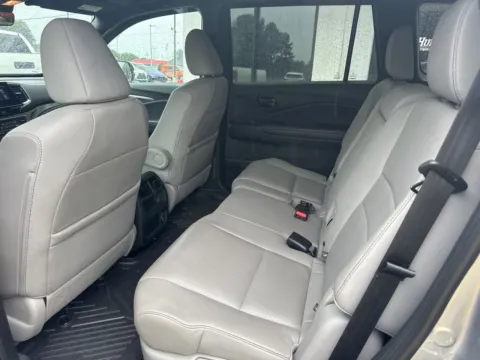 More photos of 2022 Honda Passport EX-L at Jerry Hunt Supercenter - Lexington, NC