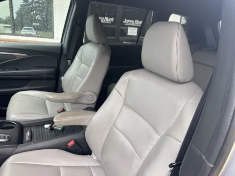 Photos of 2022 Honda Passport EX-L for sale in Lexington, NC at Jerry Hunt Supercenter - Lexington