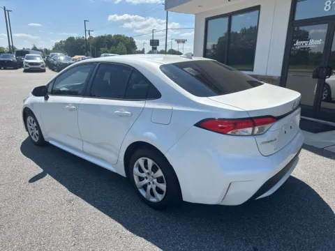 More photos of 2020 Toyota Corolla LE at Jerry Hunt Supercenter - Lexington, NC