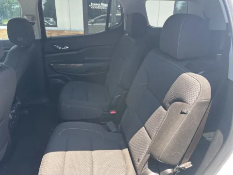 More photos of 2023 GMC Acadia SLE at Jerry Hunt Supercenter - Lexington, NC
