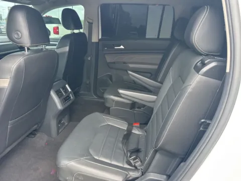 More photos of 2023 Volkswagen Atlas 3.6L V6 SEL Premium R-Line at Jerry Hunt Supercenter - Lexington, NC