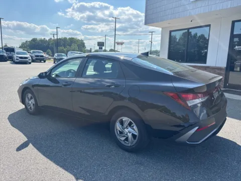 More photos of 2024 Hyundai Elantra SE at Jerry Hunt Supercenter - Lexington, NC