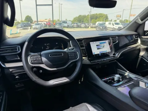 More photos of 2022 Jeep Wagoneer Series II at Jerry Hunt Supercenter - Lexington, NC