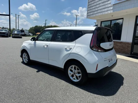 More photos of 2023 Kia Soul LX at Jerry Hunt Supercenter - Lexington, NC