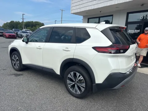 More photos of 2022 Nissan Rogue SV at Jerry Hunt Supercenter - Lexington, NC