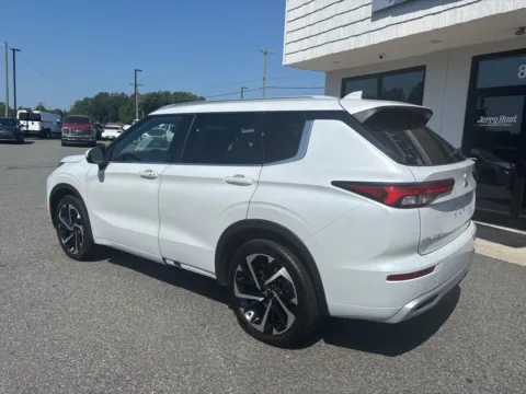 More photos of 2022 Mitsubishi Outlander SEL at Jerry Hunt Supercenter - Lexington, NC