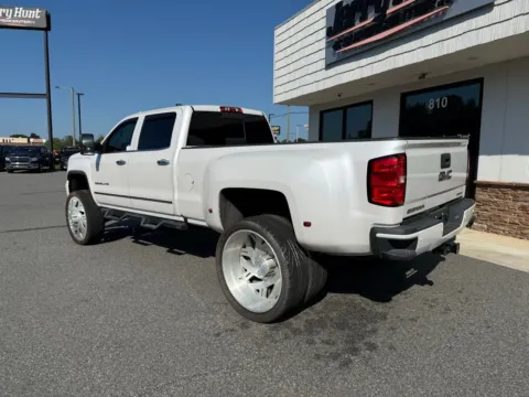 More photos of 2018 GMC Sierra 3500HD Denali at Jerry Hunt Supercenter - Lexington, NC