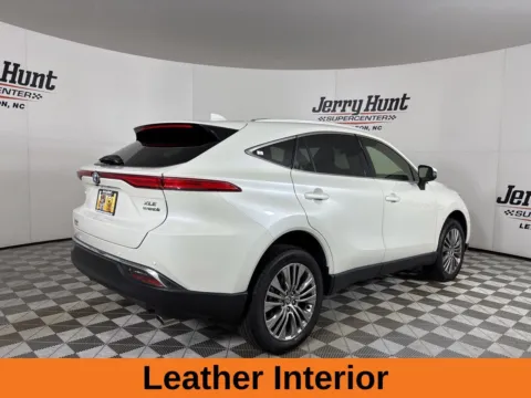 More photos of 2022 Toyota Venza XLE at Jerry Hunt Supercenter - Lexington, NC