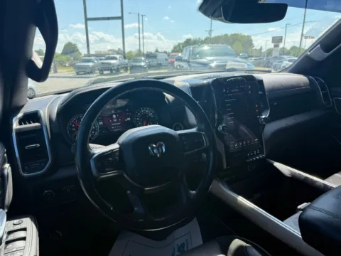 More photos of 2019 Ram 1500 Laramie at Jerry Hunt Supercenter - Lexington, NC
