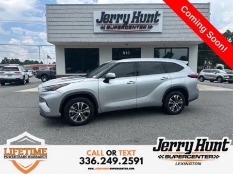 Silver 2022 Toyota Highlander Hybrid XLE for sale in Lexington, NC