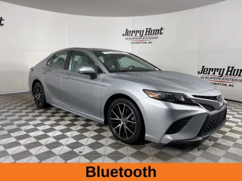 More photos of 2021 Toyota Camry SE at Jerry Hunt Supercenter - Lexington, NC