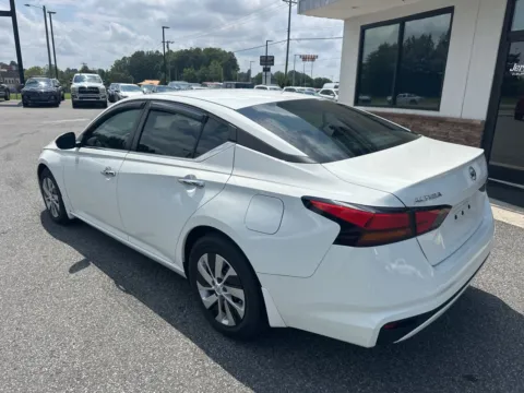 More photos of 2021 Nissan Altima 2.5 S at Jerry Hunt Supercenter - Lexington, NC