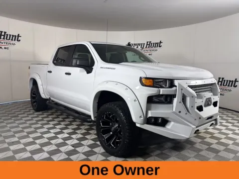 More photos of 2019 Chevrolet Silverado 1500 Custom at Jerry Hunt Supercenter - Lexington, NC