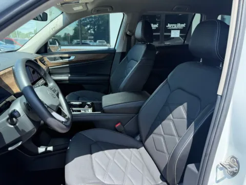 Photos of 2024 Volkswagen Atlas 2.0T SE w/Technology for sale in Lexington, NC at Jerry Hunt Supercenter - Lexington
