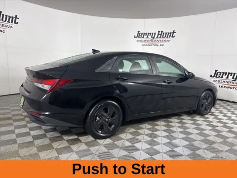 More photos of 2021 Hyundai Elantra SEL at Jerry Hunt Supercenter - Lexington, NC