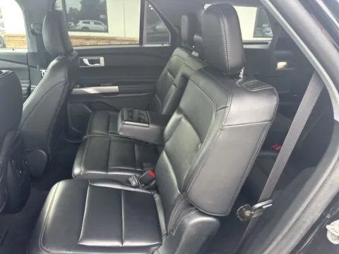 More photos of 2024 Ford Explorer XLT at Jerry Hunt Supercenter - Lexington, NC