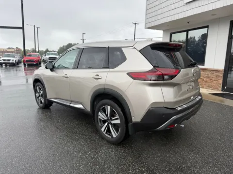More photos of 2022 Nissan Rogue SL at Jerry Hunt Supercenter - Lexington, NC
