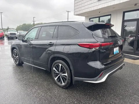 More photos of 2022 Toyota Highlander XSE at Jerry Hunt Supercenter - Lexington, NC