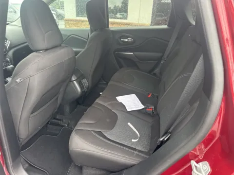 More photos of 2020 Jeep Cherokee Latitude at Jerry Hunt Supercenter - Lexington, NC