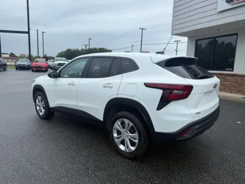 More photos of 2025 Chevrolet Trax LS at Jerry Hunt Supercenter - Lexington, NC