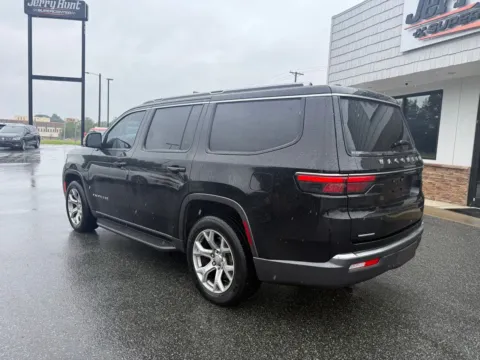 More photos of 2022 Jeep Wagoneer Series II at Jerry Hunt Supercenter - Lexington, NC