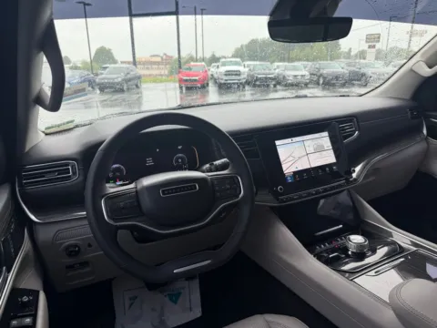 More photos of 2022 Jeep Wagoneer Series II at Jerry Hunt Supercenter - Lexington, NC