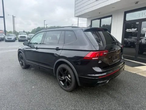 More photos of 2024 Volkswagen Tiguan 2.0T SE R-Line Black at Jerry Hunt Supercenter - Lexington, NC