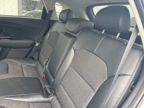 More photos of 2022 Kia Niro LXS at Jerry Hunt Supercenter - Lexington, NC
