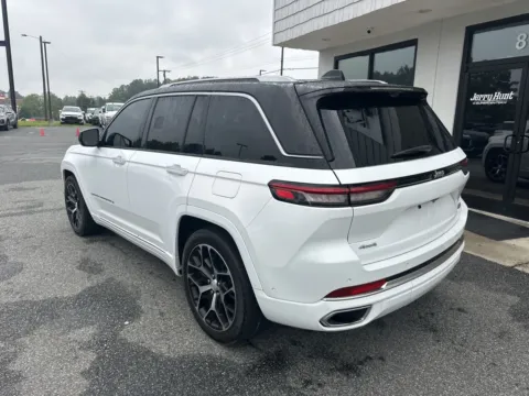 More photos of 2022 Jeep Grand Cherokee Summit at Jerry Hunt Supercenter - Lexington, NC