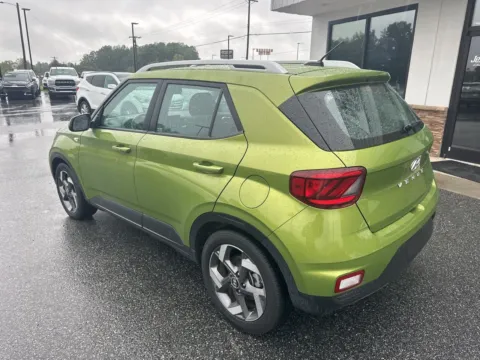 More photos of 2024 Hyundai Venue SEL at Jerry Hunt Supercenter - Lexington, NC