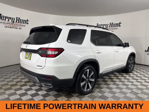 More photos of 2025 Honda Pilot Touring at Jerry Hunt Supercenter - Lexington, NC