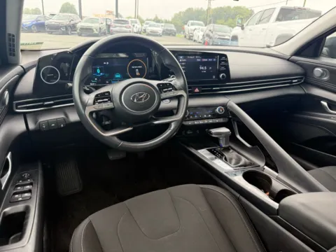 More photos of 2022 Hyundai Elantra SEL at Jerry Hunt Supercenter - Lexington, NC
