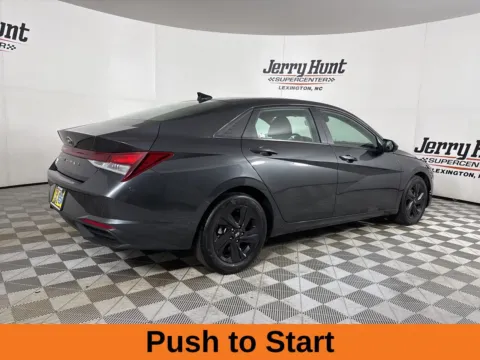 More photos of 2022 Hyundai Elantra SEL at Jerry Hunt Supercenter - Lexington, NC