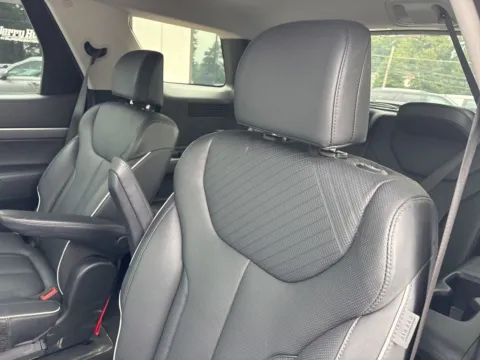 More photos of 2024 Hyundai Palisade SEL at Jerry Hunt Supercenter - Lexington, NC