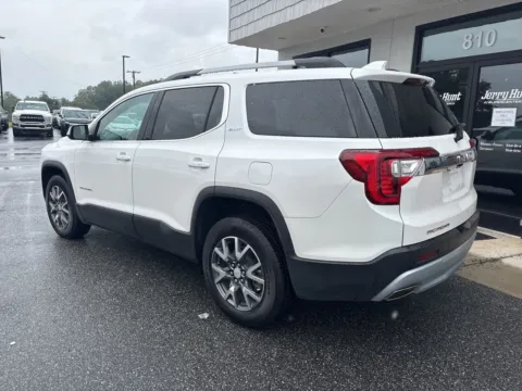 More photos of 2023 GMC Acadia SLT at Jerry Hunt Supercenter - Lexington, NC